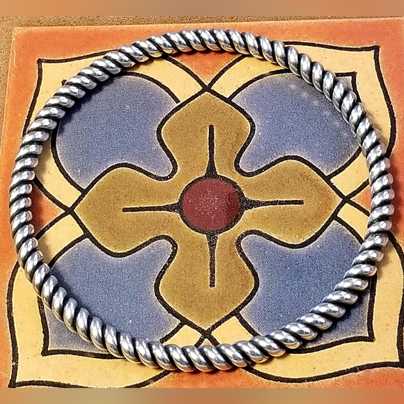 Rare Silpada Sterling Silver Twisted Bangle Bracelet - Picture 11 of 14